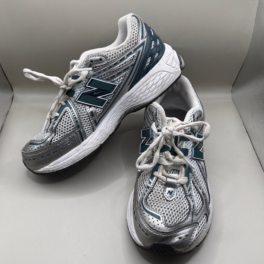 NEW BALANCE 1906R 'SILVER METALLIC DEEP OCEAN' SHOES - UNISEX SIZE 5